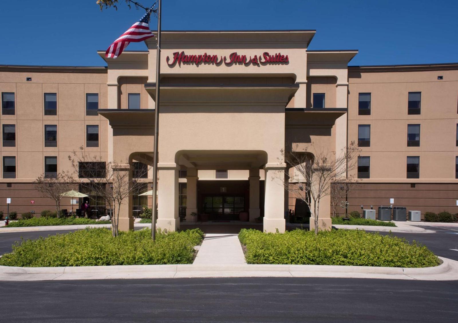 Hampton Inn By Hilton And Suites Woodstock